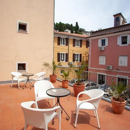 Arcobaleno Daire Piran